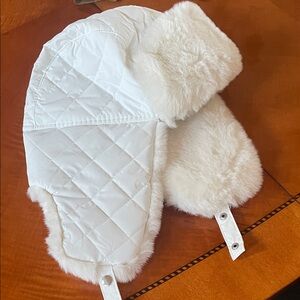 NWT Spyder Fluffy White unisex Winter faux fur/quilted  Hat
